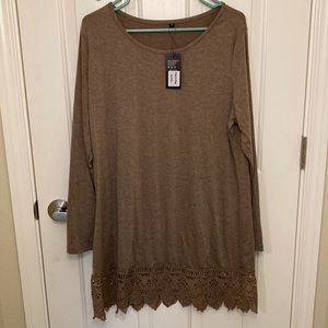 Long sleeve dress with lace trim